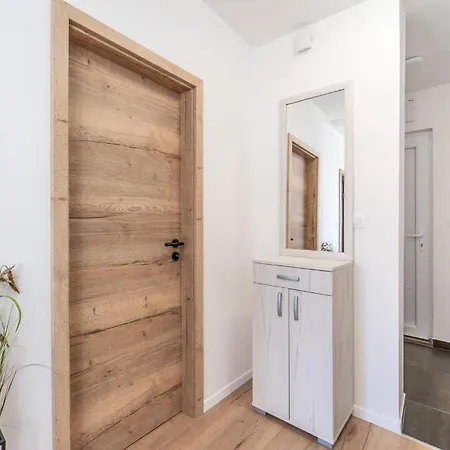 2 Bedroom Lovely In *