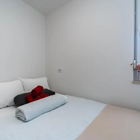 2 Bedroom Lovely In *